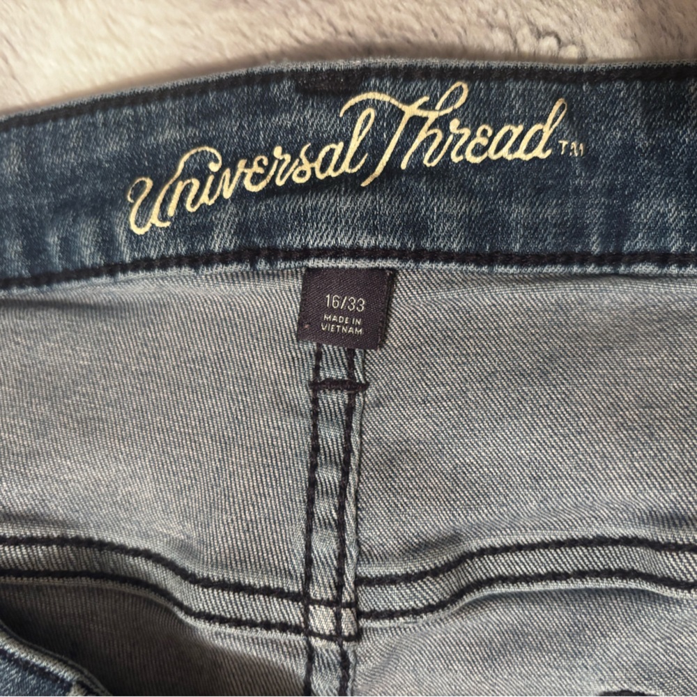 Universal Thread Denim Jean shorts - Picture 3 of 3
